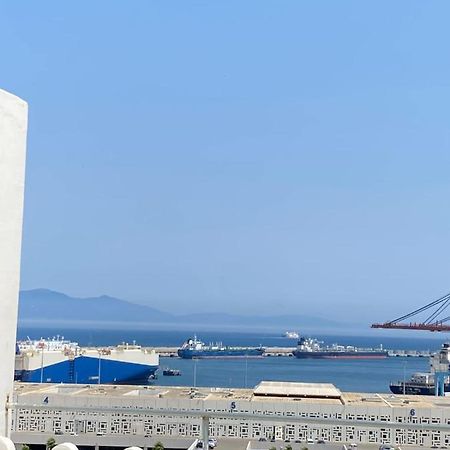 Appartement A Ksar Sghir En Face Du Terminal Passagers De Ferry Port Tanger Med Eksteriør bilde