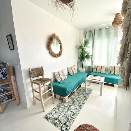Appartement A Ksar Sghir En Face Du Terminal Passagers De Ferry Port Tanger Med Eksteriør bilde