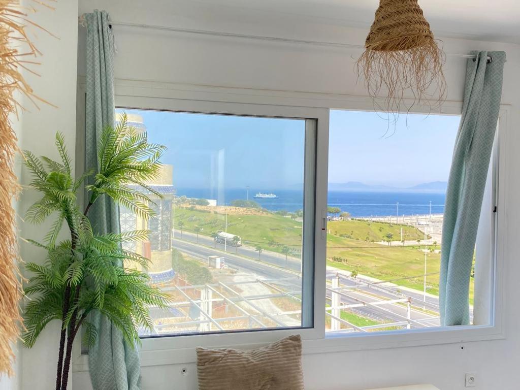 Appartement A Ksar Sghir En Face Du Terminal Passagers De Ferry Port Tanger Med Eksteriør bilde
