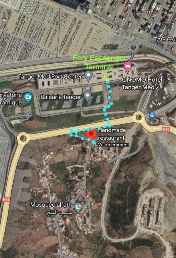 Appartement A Ksar Sghir En Face Du Terminal Passagers De Ferry Port Tanger Med Eksteriør bilde