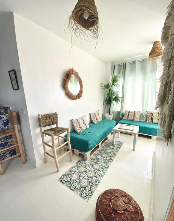 Appartement A Ksar Sghir En Face Du Terminal Passagers De Ferry Port Tanger Med Eksteriør bilde