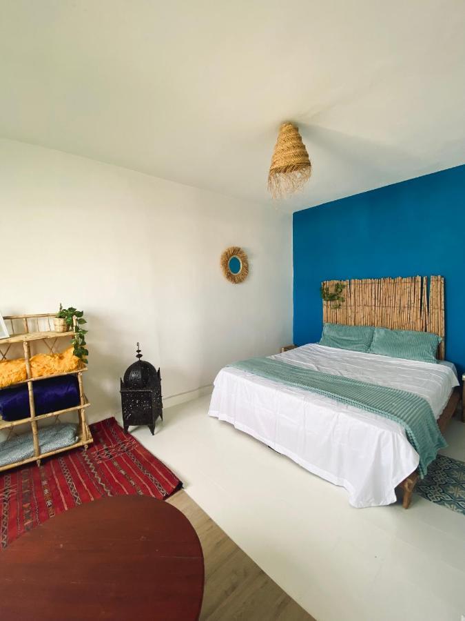Appartement A Ksar Sghir En Face Du Terminal Passagers De Ferry Port Tanger Med Eksteriør bilde