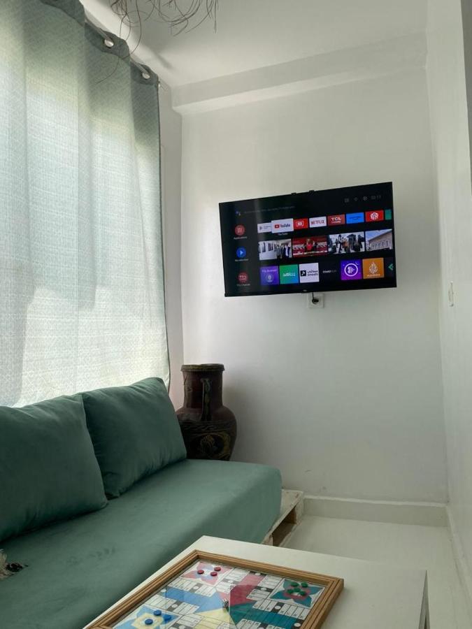 Appartement A Ksar Sghir En Face Du Terminal Passagers De Ferry Port Tanger Med Eksteriør bilde